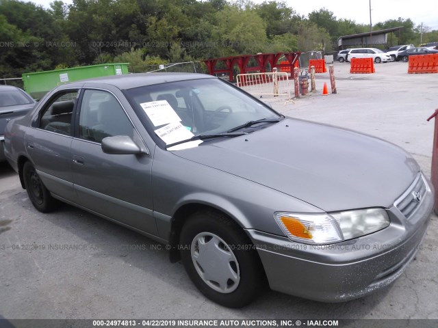 4T1BG22K9YU693682 - 2000 TOYOTA CAMRY CE/LE/XLE SILVER photo 1