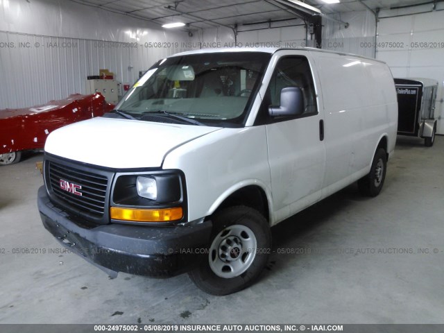 1GTGG25C691151022 - 2009 GMC SAVANA G2500 WHITE photo 2