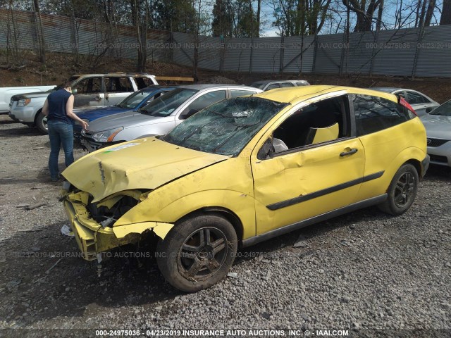 3FAFP313X2R136743 - 2002 FORD FOCUS ZX3 YELLOW photo 2