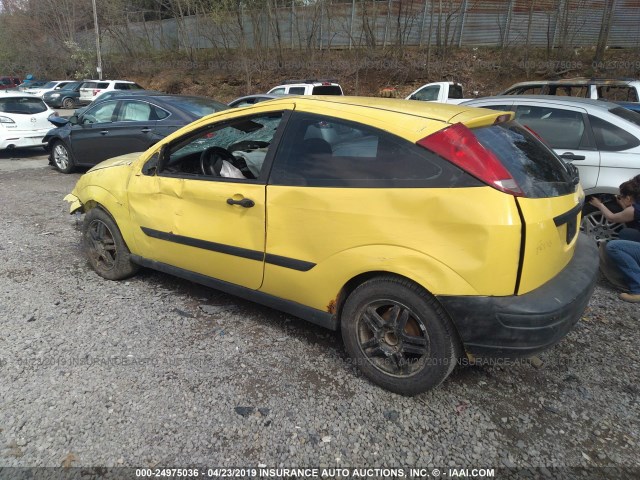 3FAFP313X2R136743 - 2002 FORD FOCUS ZX3 YELLOW photo 3