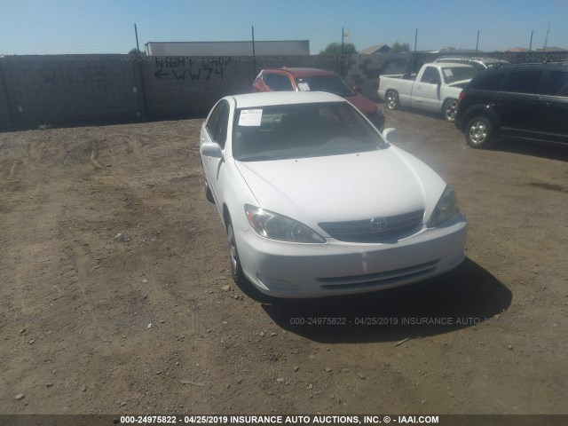 4T1BE32K52U098797 - 2002 TOYOTA CAMRY LE/XLE/SE WHITE photo 6