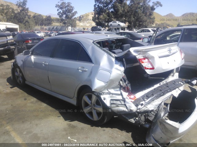 4T1BF3EK6AU004238 - 2010 TOYOTA CAMRY SE/LE/XLE SILVER photo 3