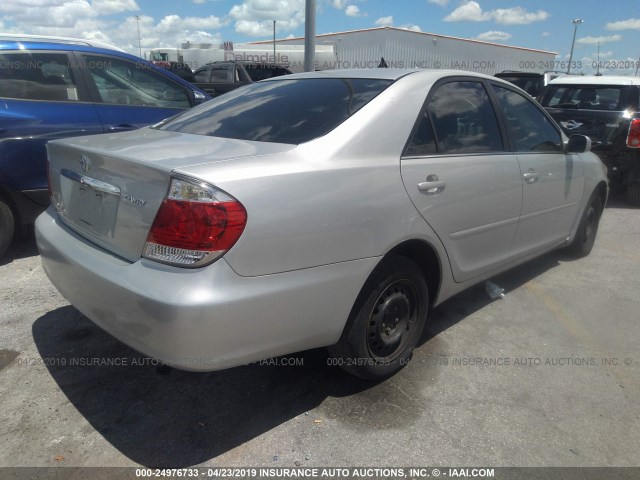 4T1BE30KX6U683495 - 2006 TOYOTA CAMRY LE/XLE/SE SILVER photo 4