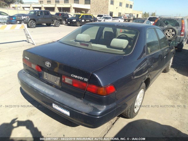 JT2BG22K9X0308169 - 1999 TOYOTA CAMRY LE/XLE Mavi foto 4