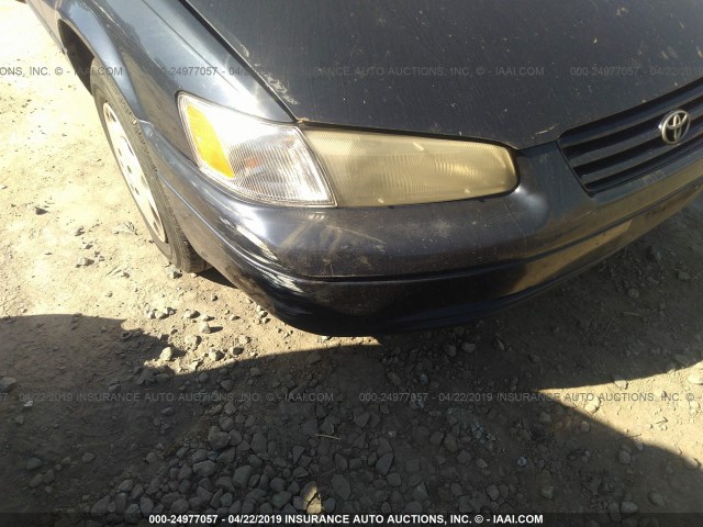 JT2BG22K9X0308169 - 1999 TOYOTA CAMRY LE/XLE Mavi foto 6