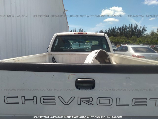 1GCEC14V92Z265667 - 2002 CHEVROLET SILVERADO C1500 WHITE photo 8