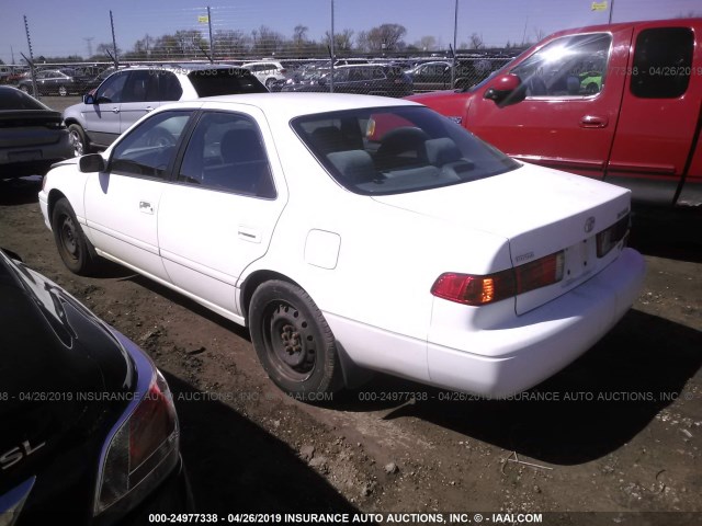 4T1BF22K9YU956627 - 2000 TOYOTA CAMRY LE/XLE WHITE photo 3