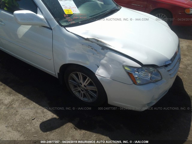 4T1BK36B26U141310 - 2006 TOYOTA AVALON XL/XLS/TOURING/LIMITED WHITE photo 6