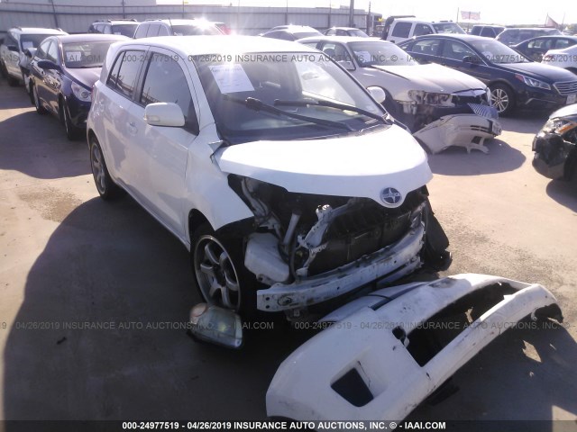 JTKKU10418J008435 - 2008 TOYOTA SCION XD WHITE photo 1