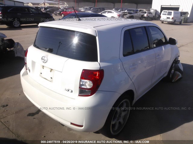 JTKKU10418J008435 - 2008 TOYOTA SCION XD WHITE photo 4