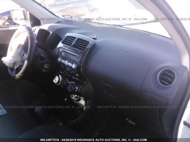 JTKKU10418J008435 - 2008 TOYOTA SCION XD WHITE photo 5