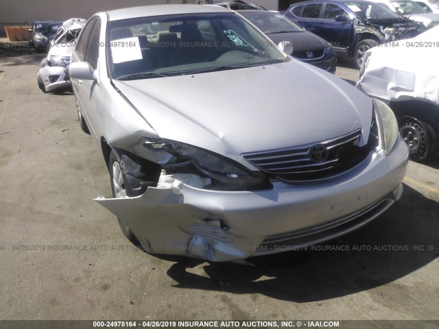 4T1BE32K55U013896 - 2005 TOYOTA CAMRY LE/XLE/SE SILVER photo 6