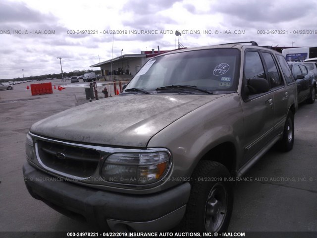 1FMZU63EXYUA18382 - 2000 FORD EXPLORER XLT GOLD photo 2