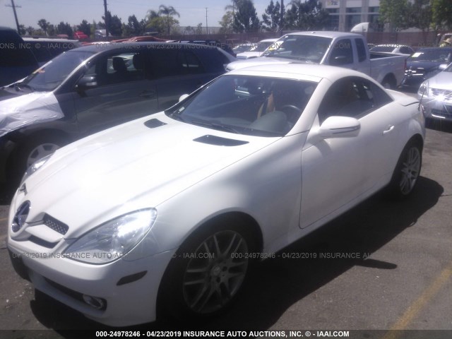 WDBWK54F89F209334 - 2009 MERCEDES-BENZ SLK 300 WHITE photo 2