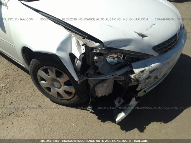 JTDBE32K740252263 - 2004 TOYOTA CAMRY LE/XLE WHITE photo 6