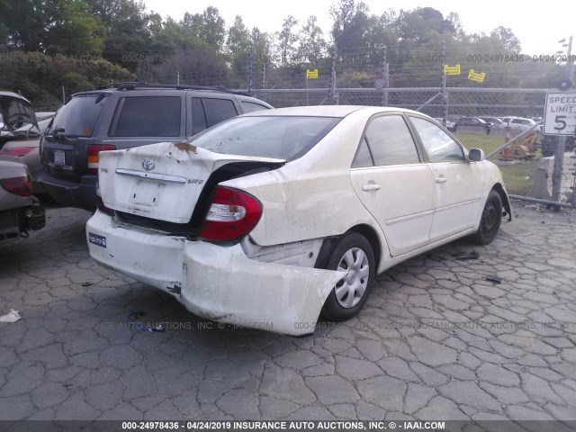 JTDBE32K220100615 - 2002 TOYOTA CAMRY LE/XLE/SE WHITE photo 4