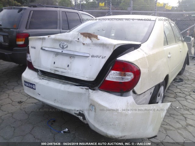 JTDBE32K220100615 - 2002 TOYOTA CAMRY LE/XLE/SE WHITE photo 6