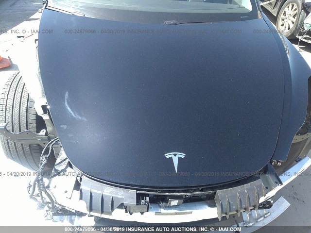 5YJ3E1EA7JF039581 - 2018 TESLA MODEL 3 BLACK photo 10