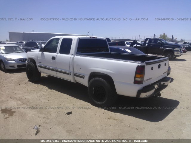 2GCEC19T821188841 - 2002 CHEVROLET SILVERADO C1500 WHITE photo 3