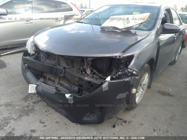 4T1BF1FK6EU798991 - 2014 TOYOTA CAMRY L/SE/LE/XLE 灰色 照片 6