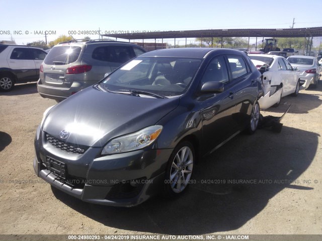 2T1GE40E99C003484 - 2009 TOYOTA COROLLA MATRIX XRS GRAY photo 2