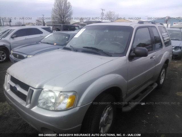 1FMYU60E82UC56156 - 2002 FORD EXPLORER SPORT SILVER photo 2