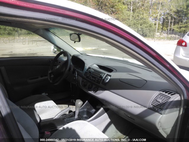 4T1BF32K94U079430 - 2004 TOYOTA CAMRY LE/XLE/SE WHITE photo 5