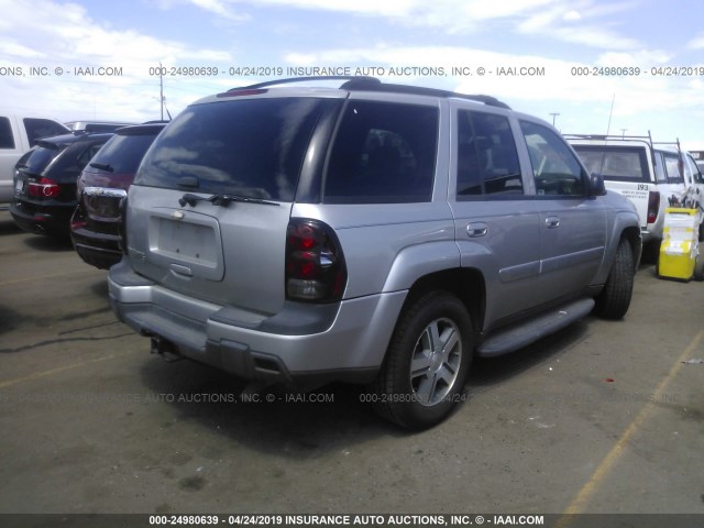 1GNDT13S852231436 - 2005 CHEVROLET TRAILBLAZER LS/LT SILVER photo 4