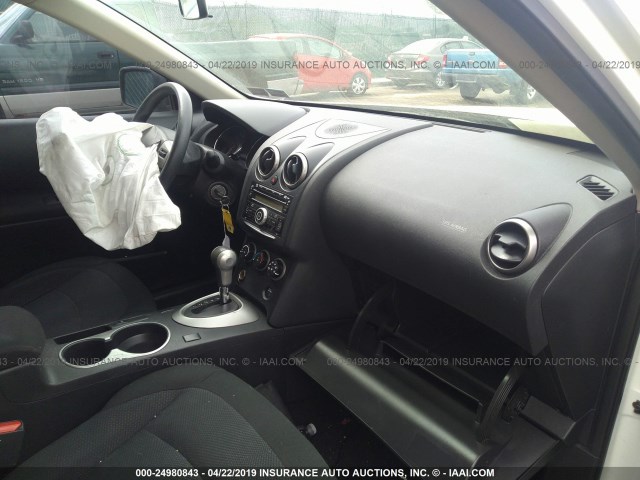 JN8AS5MV0DW629198 - 2013 NISSAN ROGUE S/SV WHITE photo 5