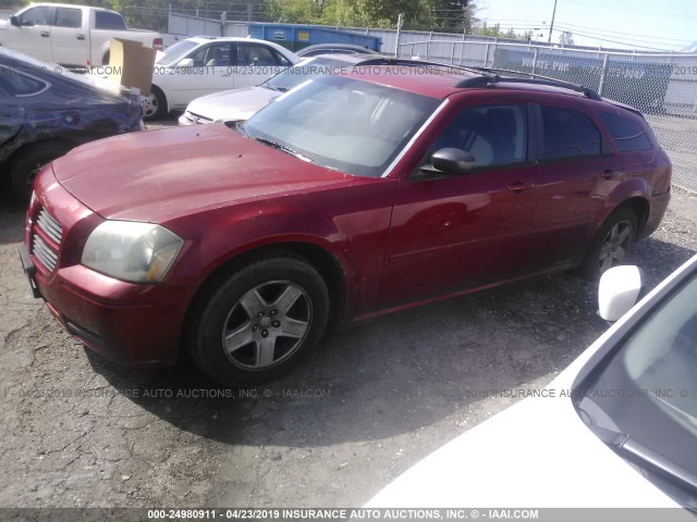 2D8FV48V15H155891 - 2005 DODGE MAGNUM SXT RED photo 2