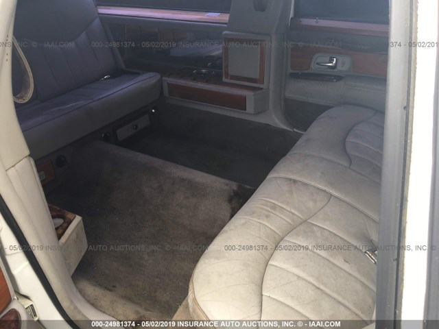 1LNLM81W6SY601142 - 1995 LINCOLN TOWN CAR EXECUTIVE Белый фото 8