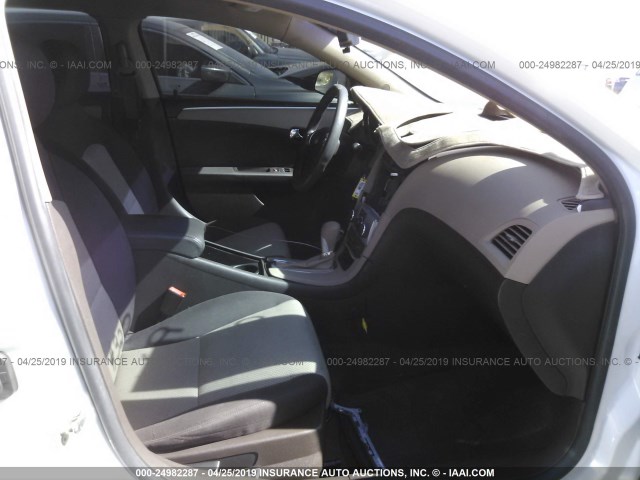 1G1ZB5E02CF207779 - 2012 CHEVROLET MALIBU LS WHITE photo 5