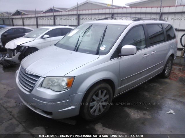 2A4RR5DX1AR239916 - 2010 CHRYSLER TOWN & COUNTRY TOURING SILVER photo 2