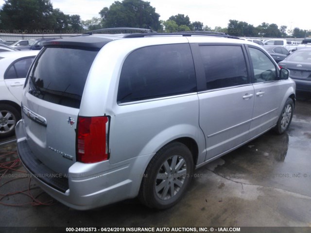 2A4RR5DX1AR239916 - 2010 CHRYSLER TOWN & COUNTRY TOURING SILVER photo 4