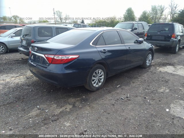 4T1BF1FK2HU628051 - 2017 TOYOTA CAMRY LE/XLE/SE/XSE Dark Blue photo 4
