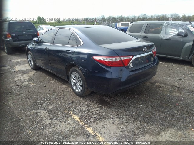 4T1BF1FK2HU628051 - 2017 TOYOTA CAMRY LE/XLE/SE/XSE Dark Blue photo 6
