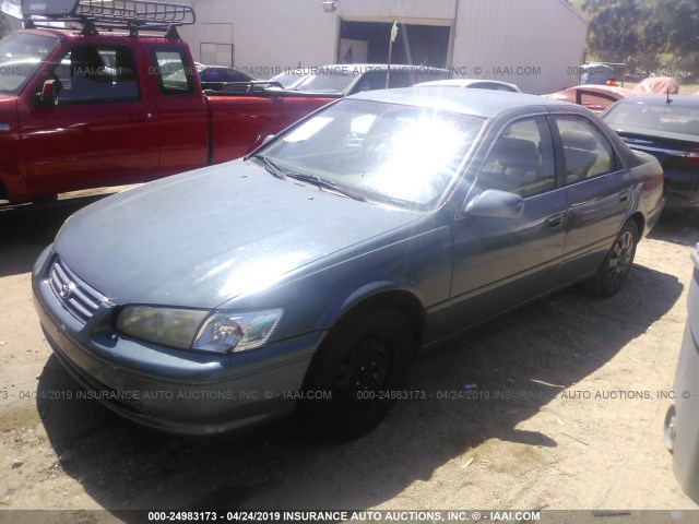 JT2BG22K010576888 - 2001 TOYOTA CAMRY CE/LE/XLE GREEN photo 2