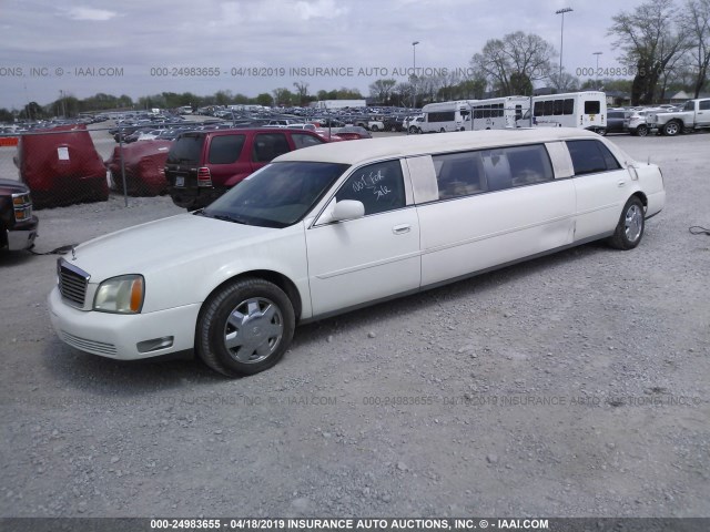 1GEEH90Y55U550116 - 2005 CADILLAC PROFESSIONAL CHAS  WHITE photo 2