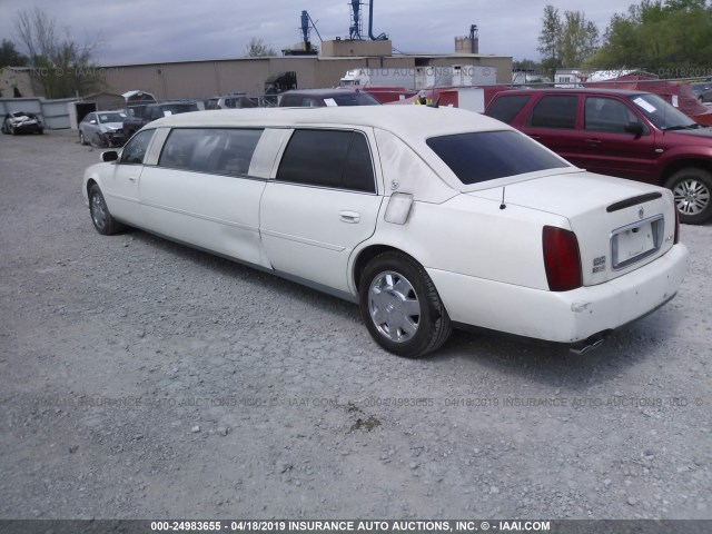 1GEEH90Y55U550116 - 2005 CADILLAC PROFESSIONAL CHAS  WHITE photo 3