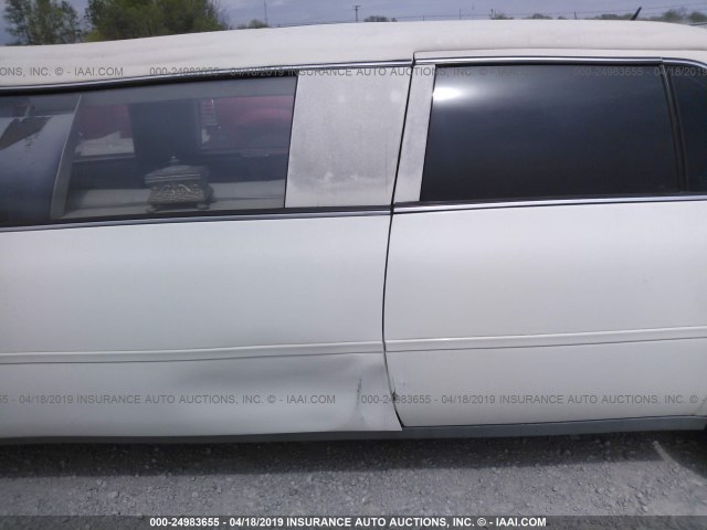 1GEEH90Y55U550116 - 2005 CADILLAC PROFESSIONAL CHAS  WHITE photo 6