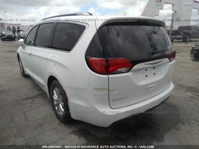 2C4RC1BGXJR261481 - 2018 CHRYSLER PACIFICA TOURING L WHITE photo 3