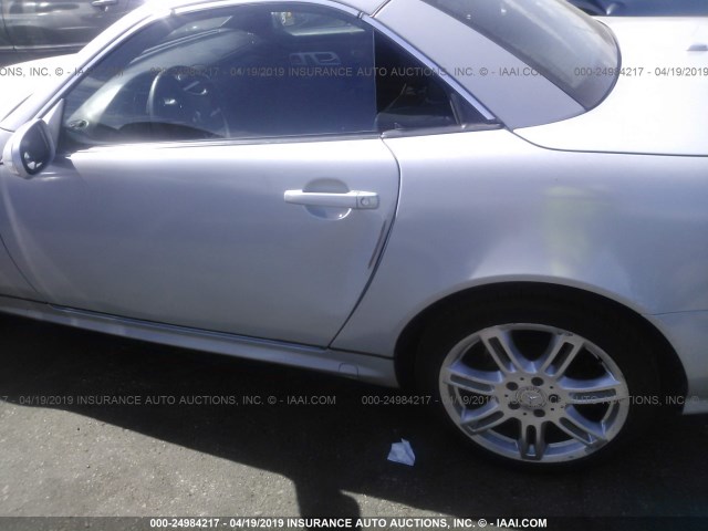 WDBKK49F54F295809 - 2004 MERCEDES-BENZ SLK 230 KOMPRESSOR SILVER photo 6