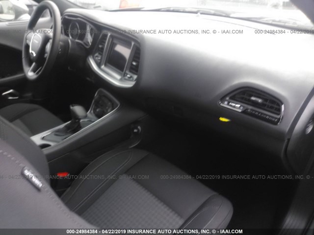 2C3CDZAG2KH583675 - 2019 DODGE CHALLENGER SXT GRAY photo 5