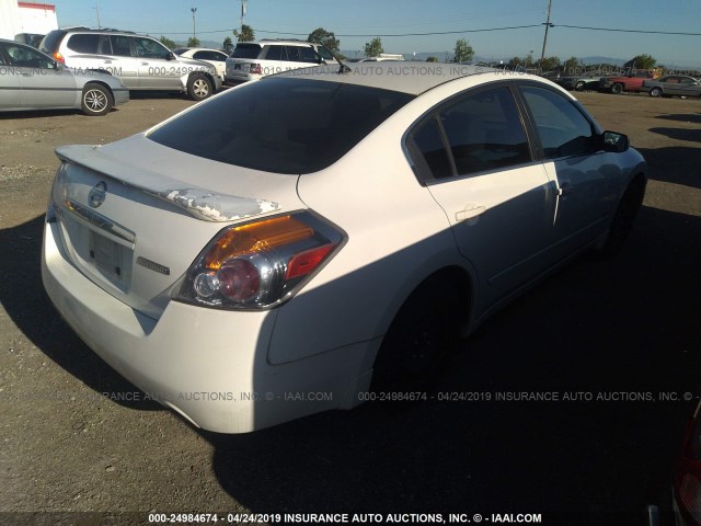 1N4CL21E27C208647 - 2007 NISSAN ALTIMA HYBRID WHITE photo 4