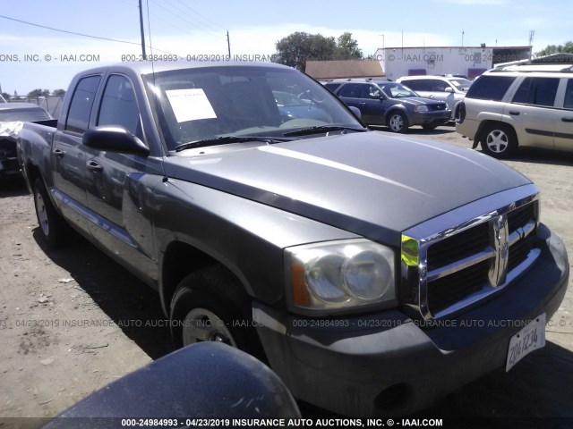 1D7HW28K15S343257 - 2005 DODGE DAKOTA QUAD/ST GRAY photo 1