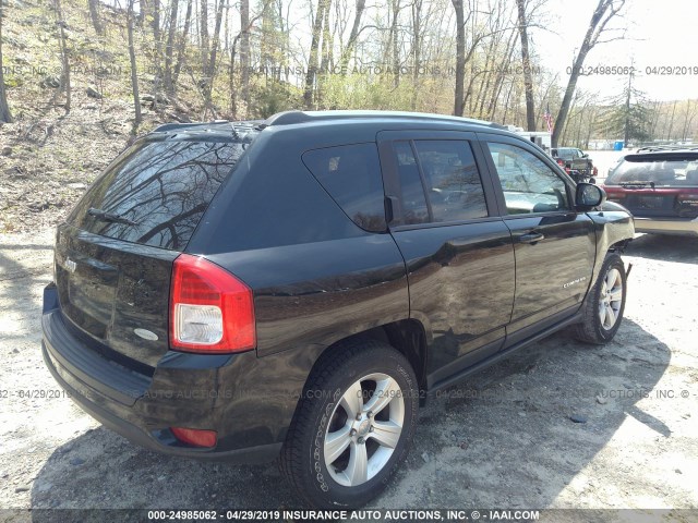 1C4NJDEB6DD207785 - 2013 JEEP COMPASS LATITUDE GREEN photo 4