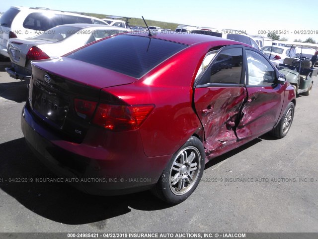 KNAFU4A2XA5061010 - 2010 KIA FORTE EX RED photo 4