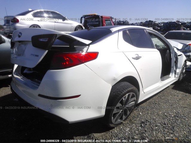 5XXGR4A64FG418227 - 2015 KIA OPTIMA SX WHITE photo 4