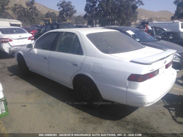 4T1BG22K6XU480431 - 1999 TOYOTA CAMRY CE/LE/XLE WHITE photo 3