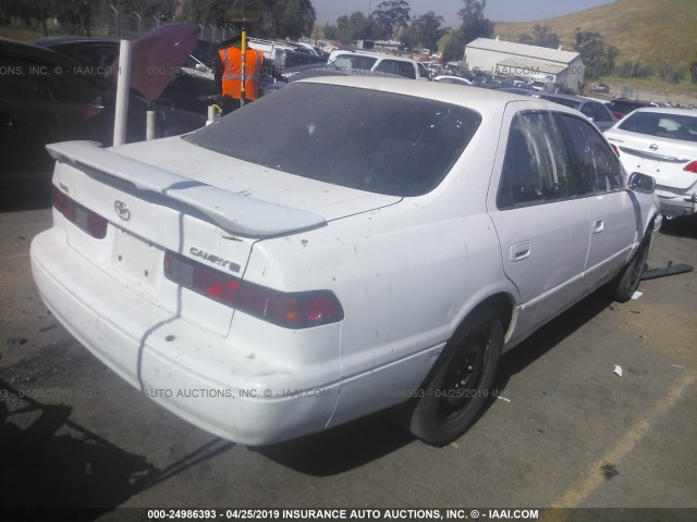 4T1BG22K6XU480431 - 1999 TOYOTA CAMRY CE/LE/XLE WHITE photo 4